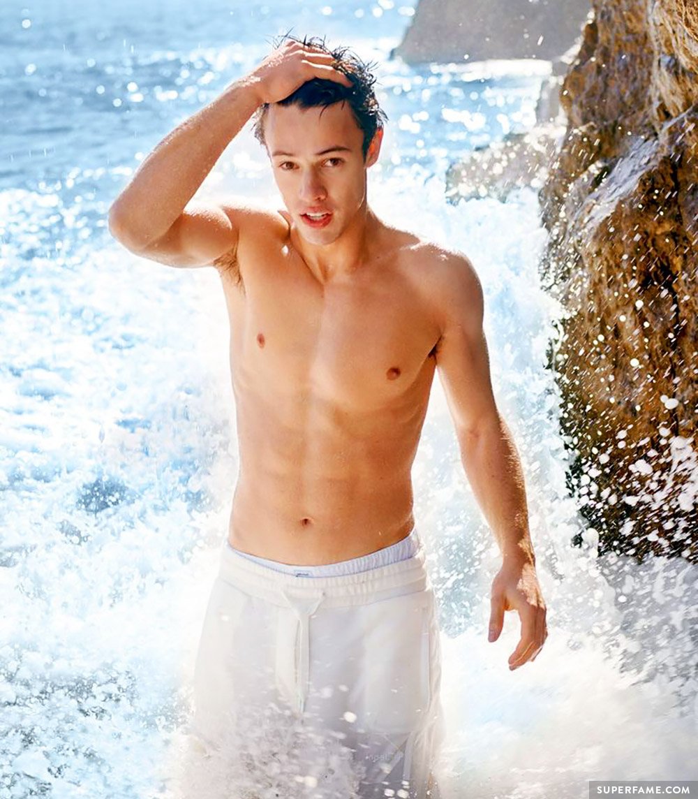 Cameron Dallas Strips Off And Gets Wet For Calvin Klein Jeans Superfame 