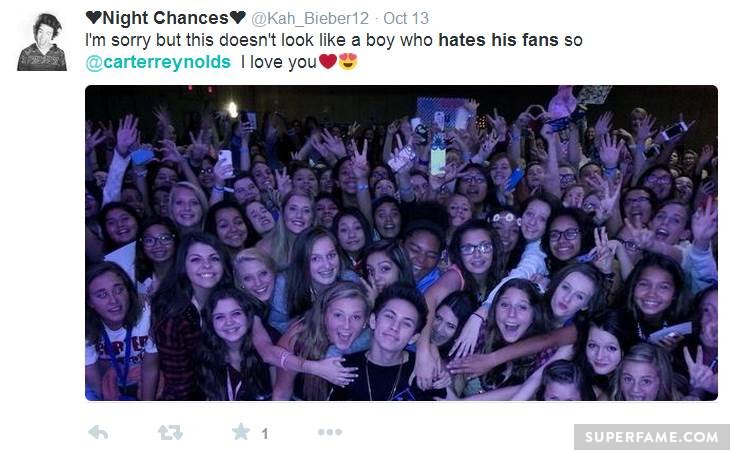 Fan defends Carter with photo.