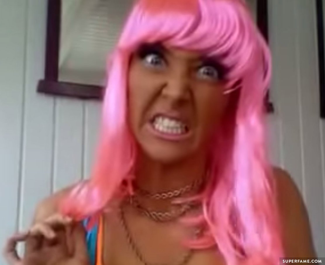 Jenna Marbles racist blackface.