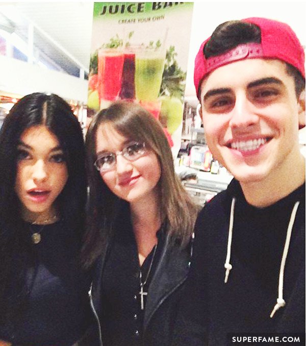 Stalker Sarah's selfie with Madison Beer and Jack Gilinsky