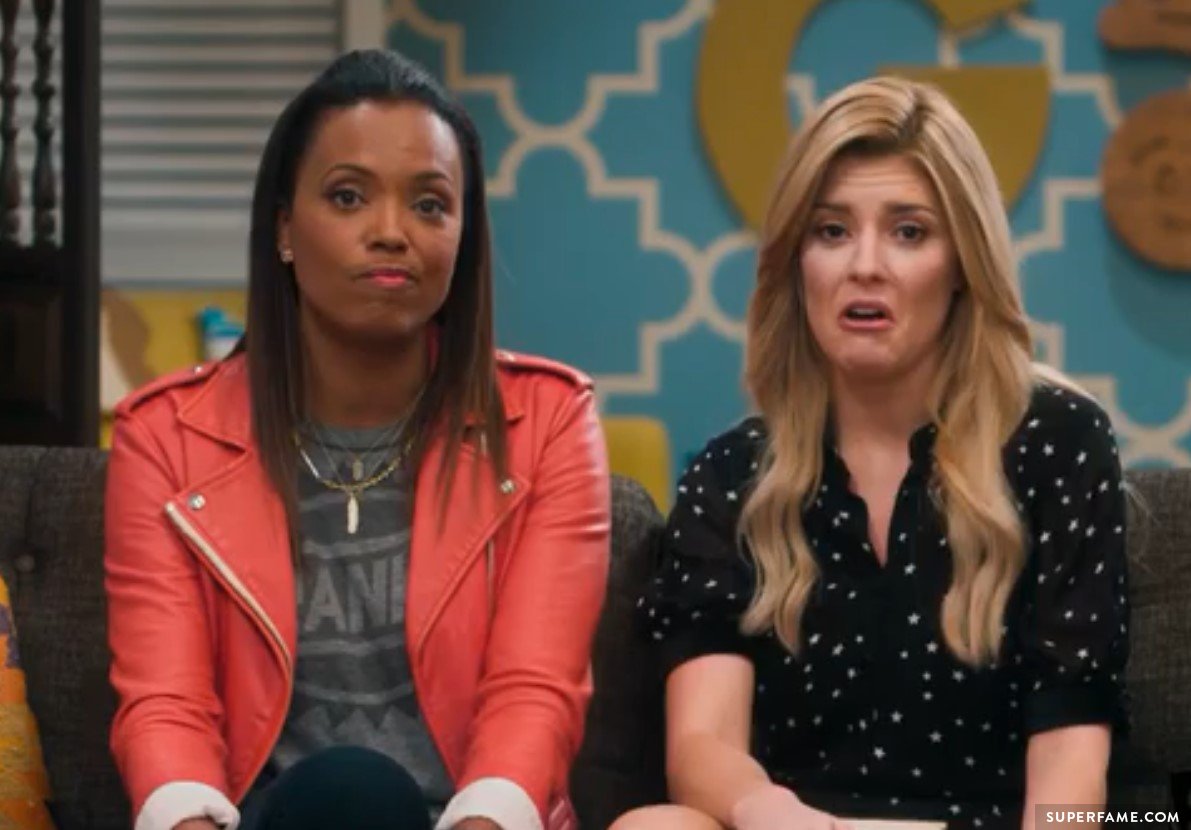 Aisha Tyler talked to Grace Helbig.