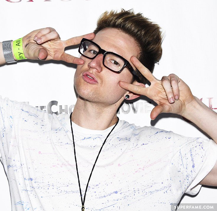 3-ricky-dillon-pose