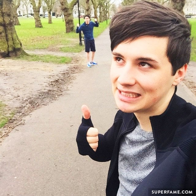 Dan Howell gives a sarcastic thumbs up.