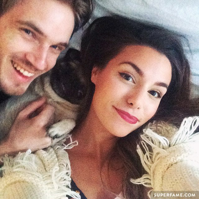 Pewdiepie: Zoella's Ghostwriting Drama Gave YouTuber Books a Bad ...