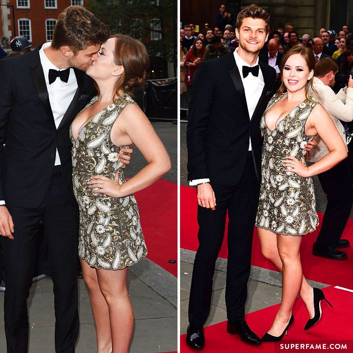 Janya kiss on the red carpet.