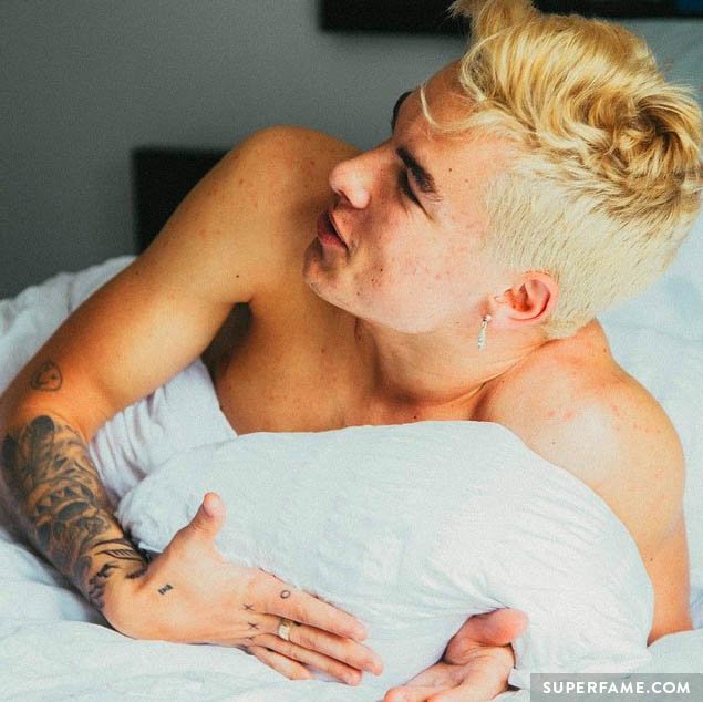 Kian's bedroom photoshoot.