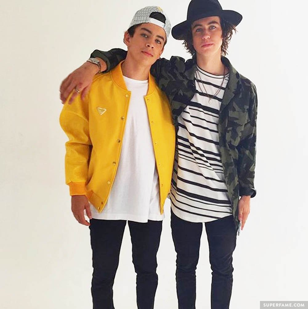 Hayes Grier with his brother Nash Grier.