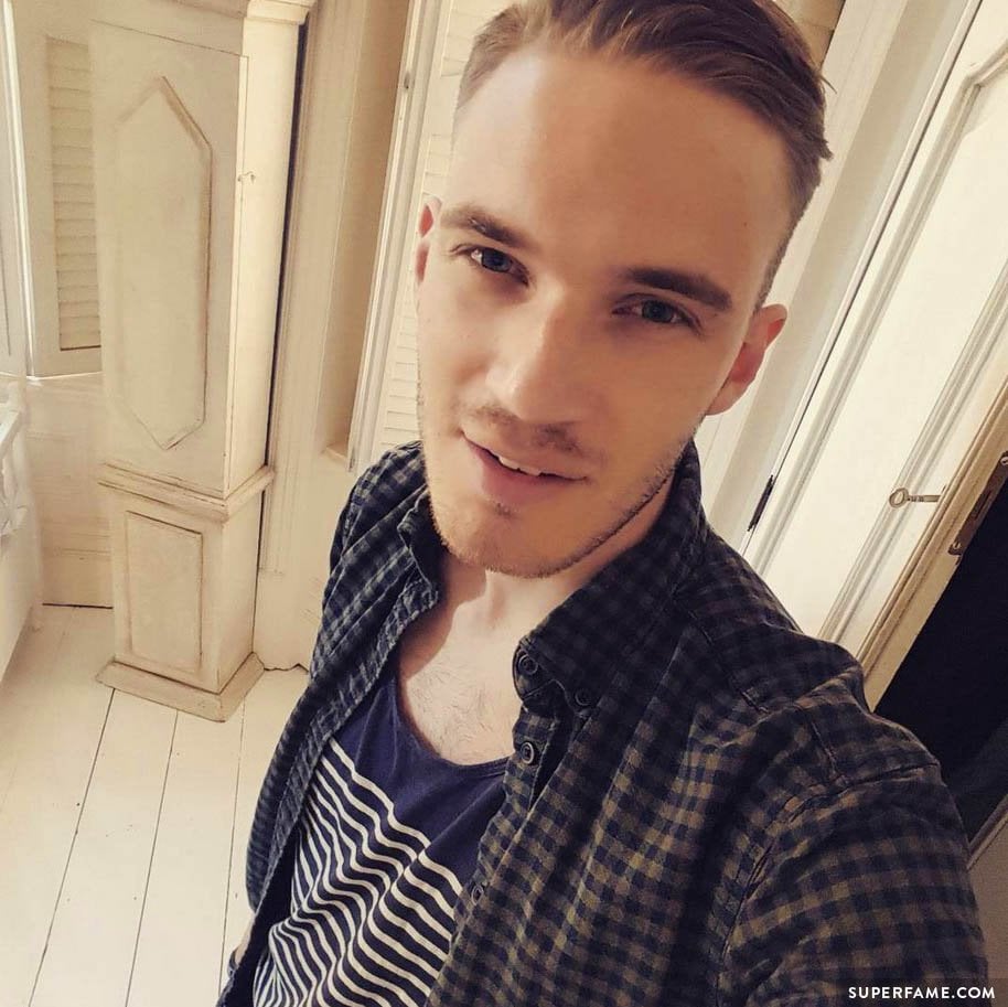 Every new photo of Pewdiepie is barraged with hair-related jibes.
