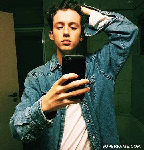 Troye Sivan plays with filters.