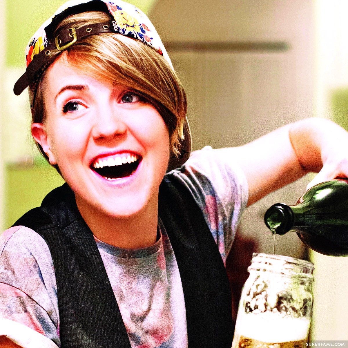 Hannah Hart.