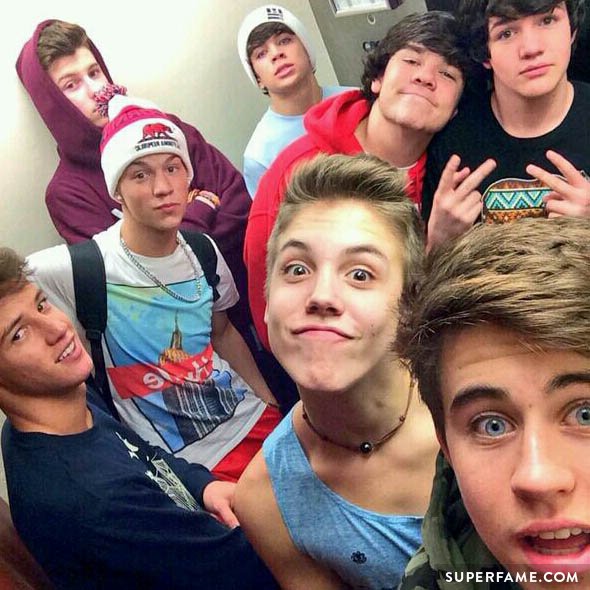 Is Carter Reynolds Still Friends with the Magcon Guys or Not? - Superfame