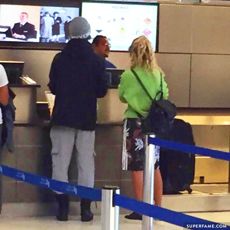 Nash and Taylor get ready for their flight to Paris.