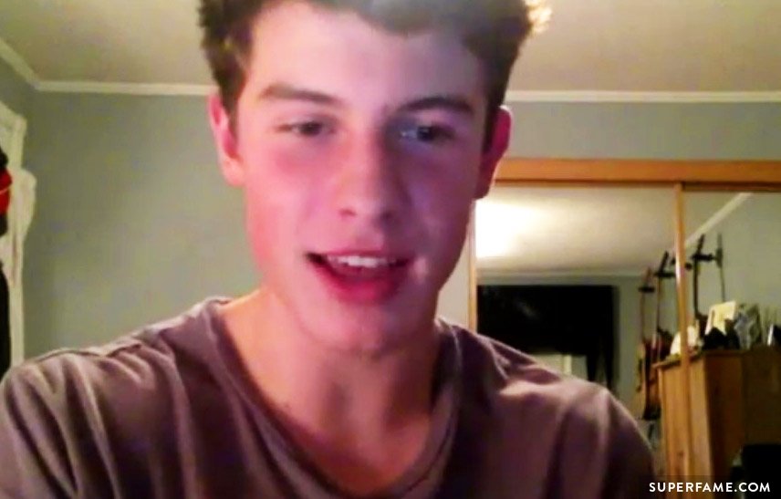 Shawn Mendes red-faced.