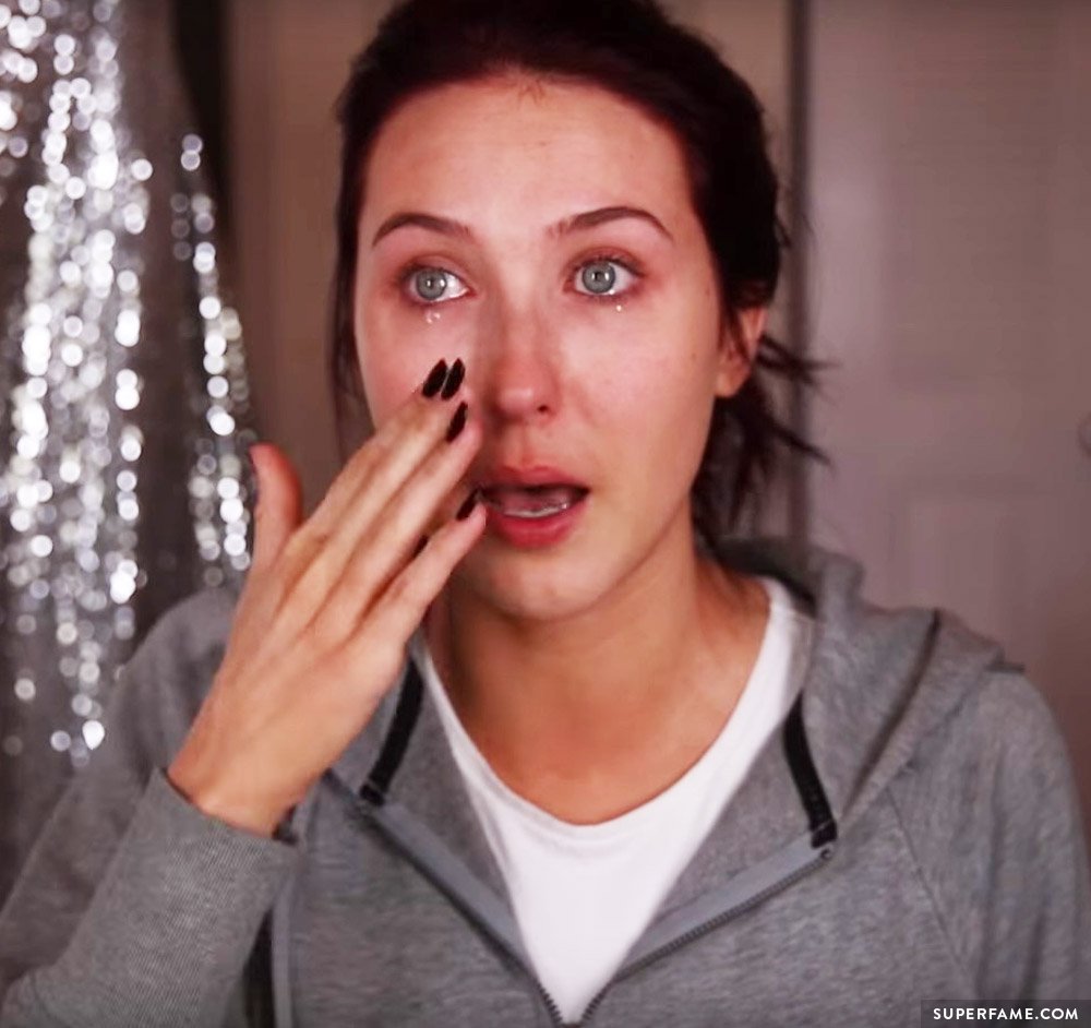 Jaclyn Hill crying.