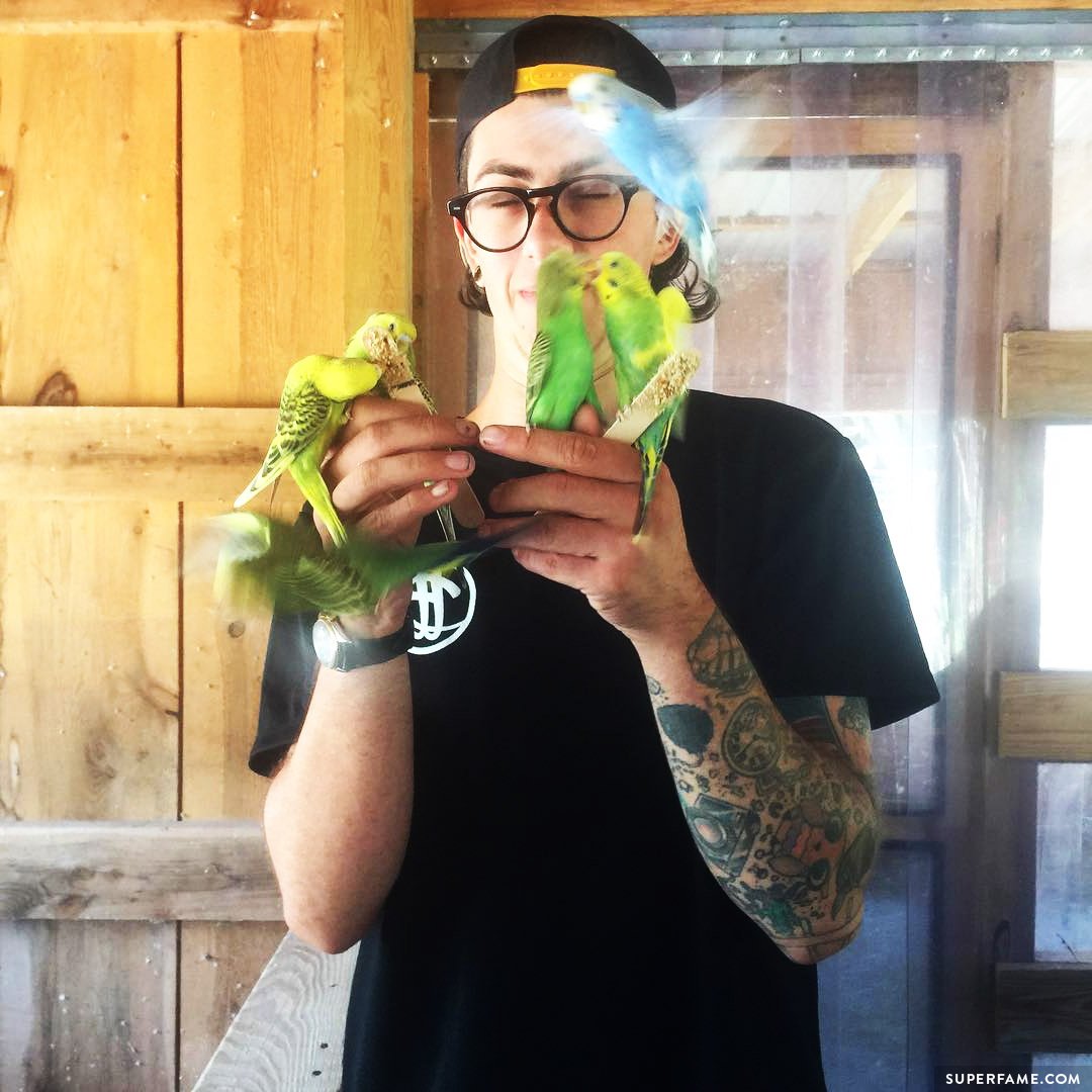 Sam Pepper with birds.