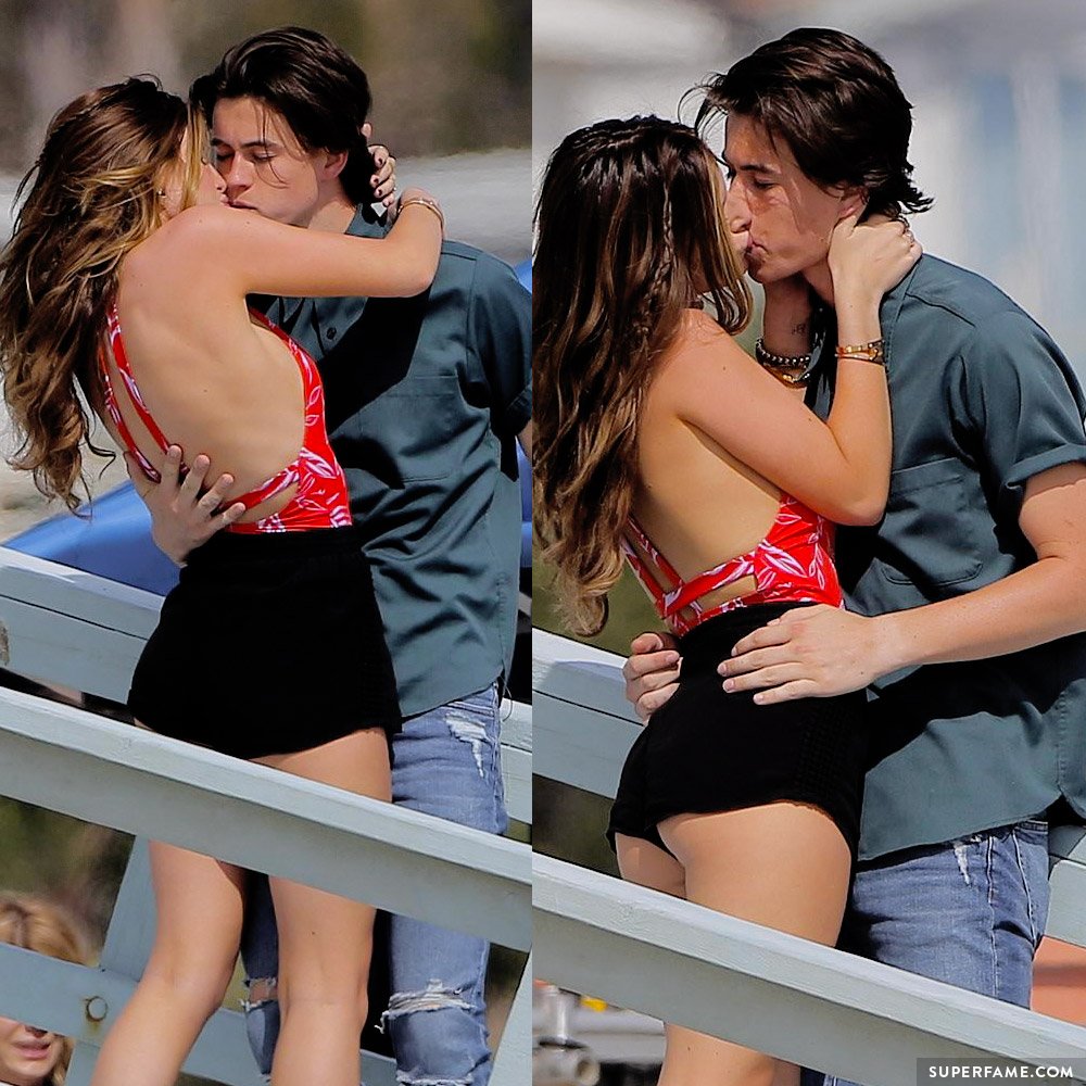 Nash and Bella make out.