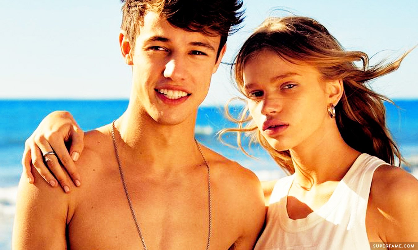 etiquette argument Beeldhouwer Cameron Dallas Strips off & Gets Wet for Calvin Klein Jeans - Superfame