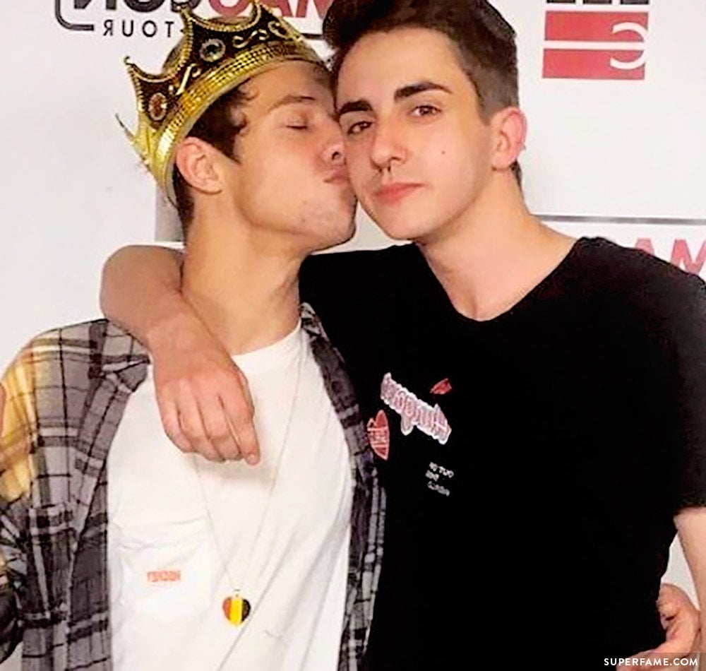 Cameron Dallas' gay kiss.