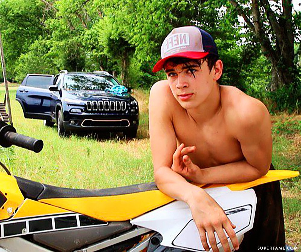 Hayes Grier shirtless.