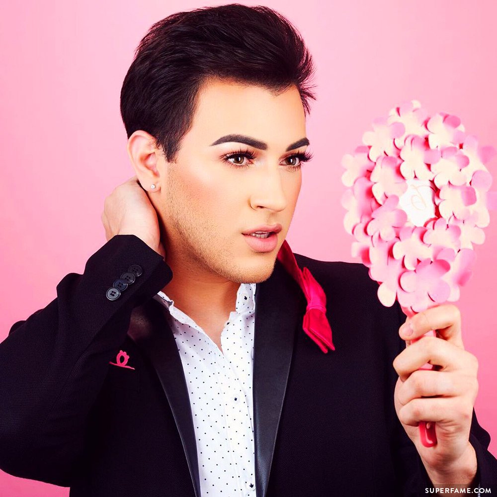 Manny Mua. 