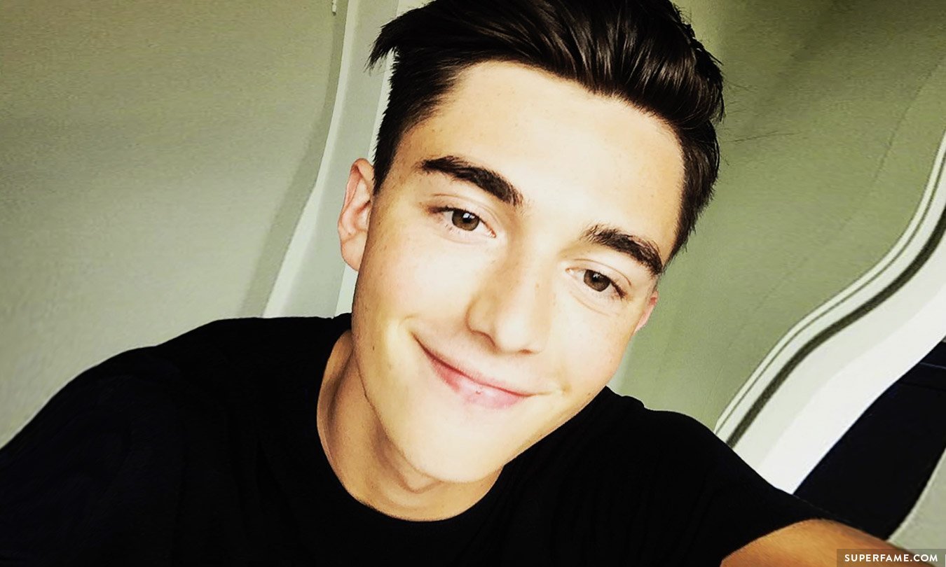 Alex De La Garza Instagram Greyson Chance Comes Out As Gay In An Emotional Instagram Post Superfame