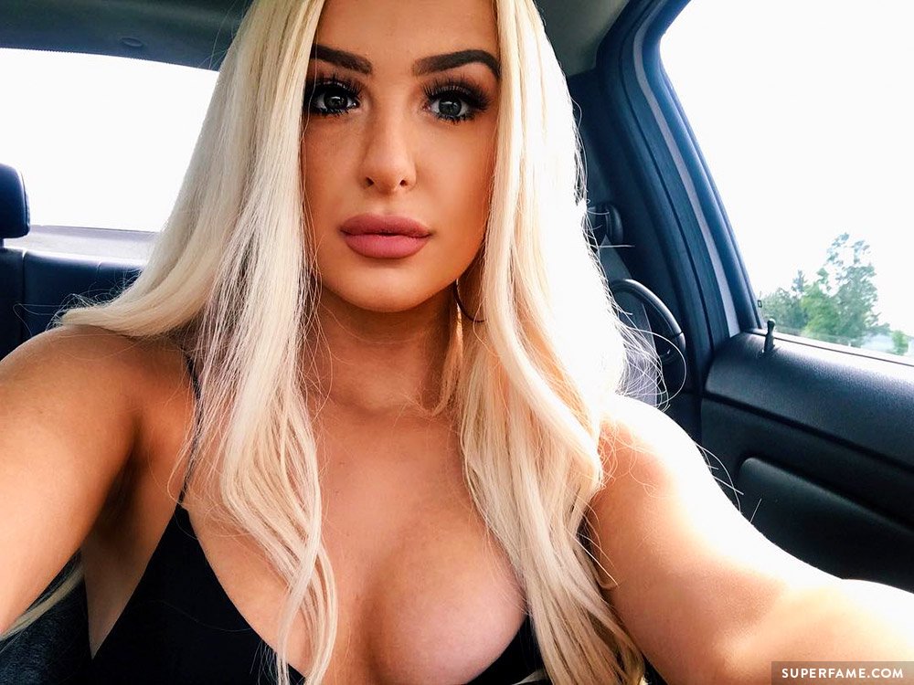 Tana Mongeau Tits