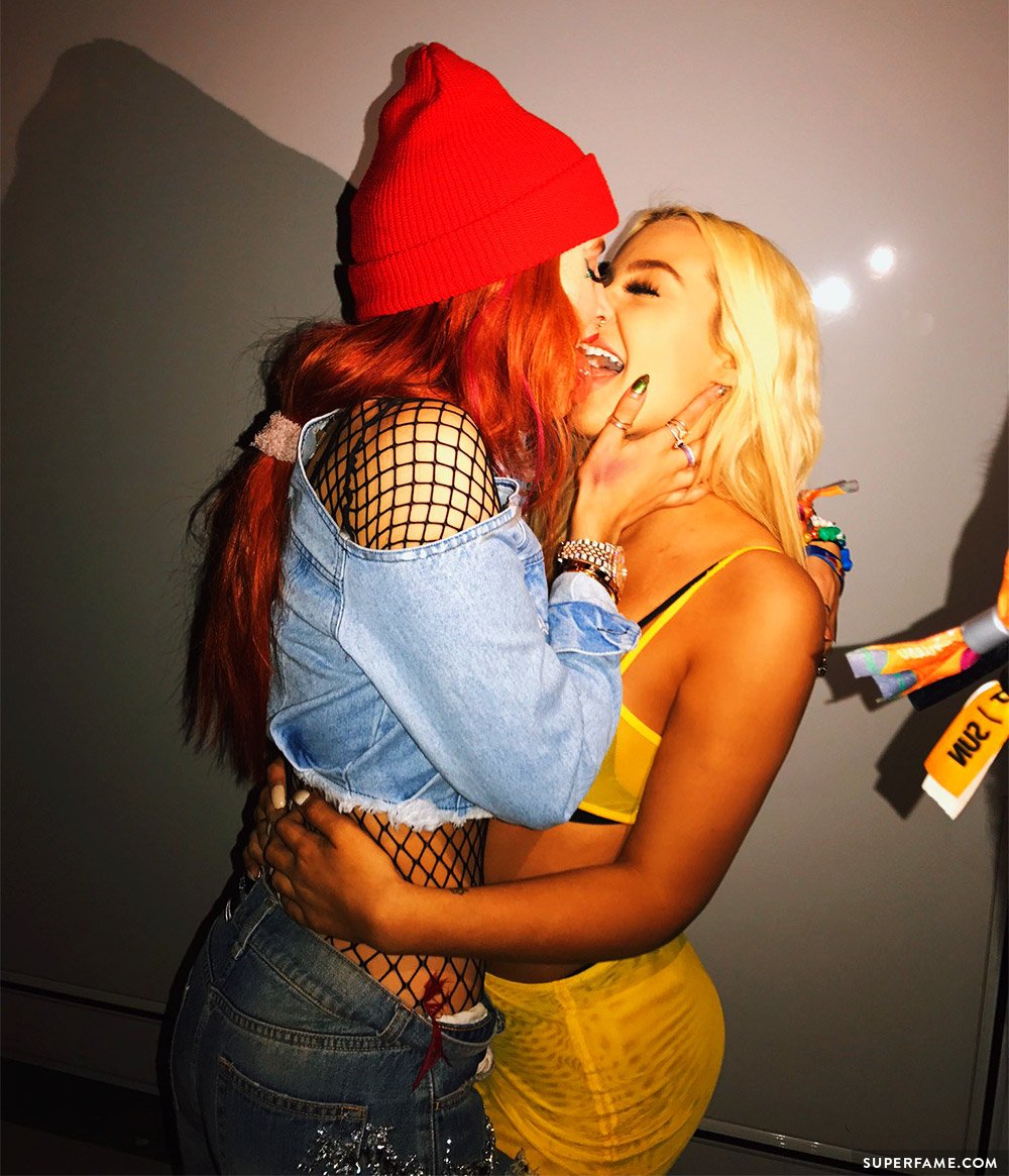 Bella Thorne Tana Mongeau Kiss