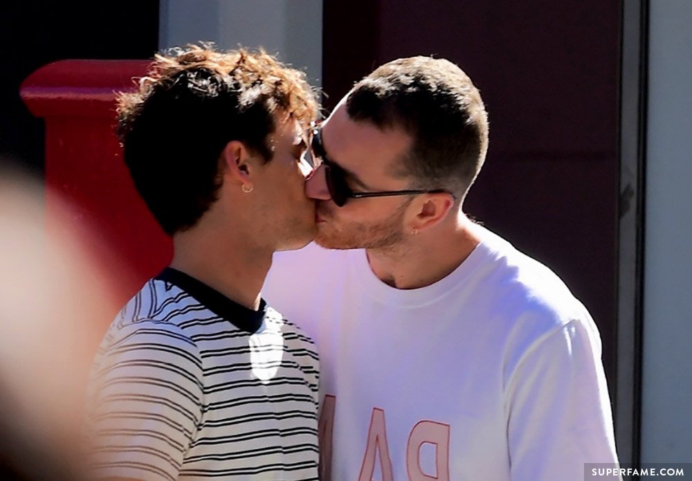 Sam Smith and Brandon Flynn kissing